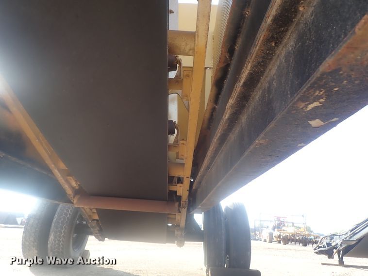 image for item DI7270 1990 Caterpillar 325C L  excavator with material placer