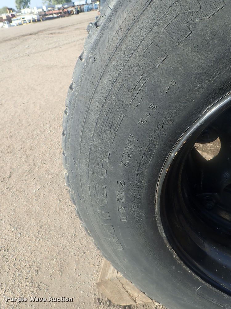 image for item DI7270 1990 Caterpillar 325C L  excavator with material placer