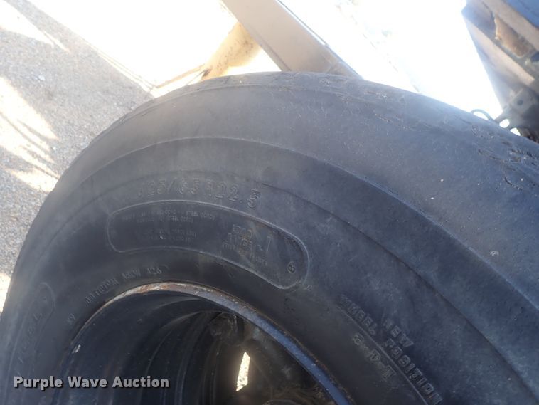 image for item DI7270 1990 Caterpillar 325C L  excavator with material placer