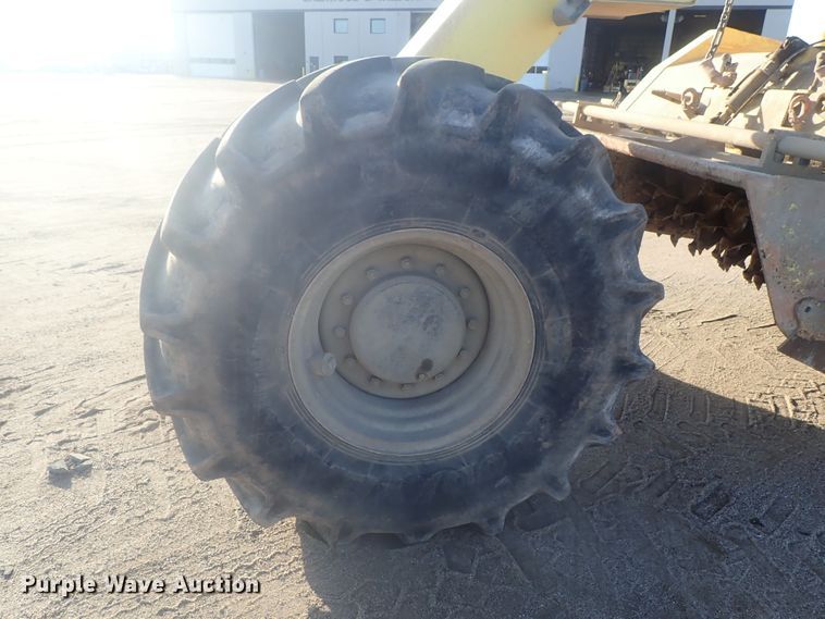 image for item DI7271 2011 Bomag MPH122-2  reclaimer