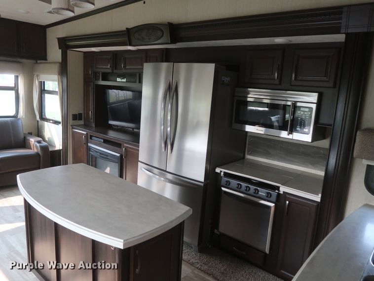 image for item DJ1749 2017 Forest River Palomino Columbus 320RS  camper