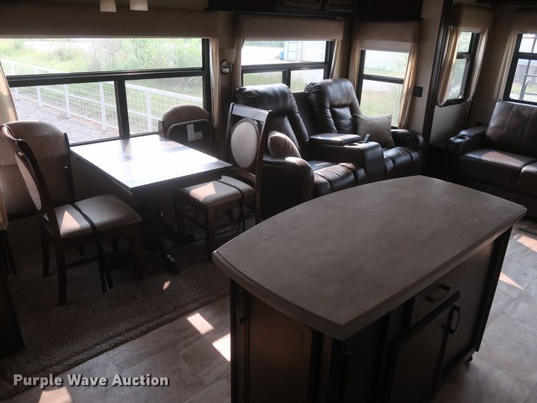 image for item DJ1749 2017 Forest River Palomino Columbus 320RS  camper