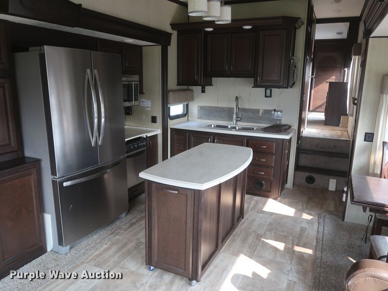 image for item DJ1749 2017 Forest River Palomino Columbus 320RS  camper