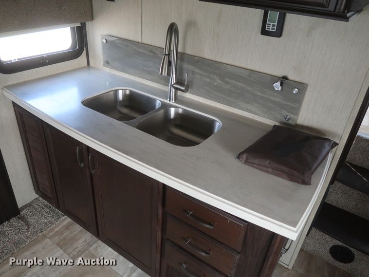 image for item DJ1749 2017 Forest River Palomino Columbus 320RS  camper