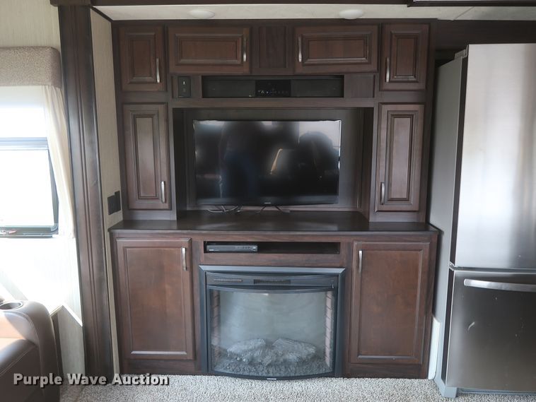 image for item DJ1749 2017 Forest River Palomino Columbus 320RS  camper