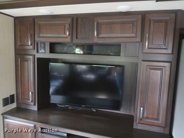 image for item DJ1749 2017 Forest River Palomino Columbus 320RS  camper