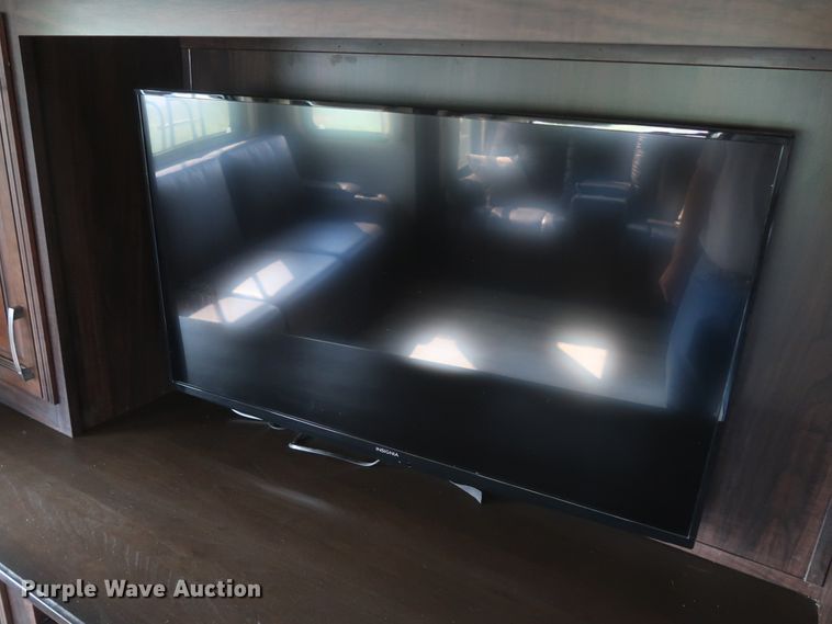 image for item DJ1749 2017 Forest River Palomino Columbus 320RS  camper