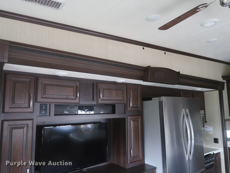 image for item DJ1749 2017 Forest River Palomino Columbus 320RS  camper