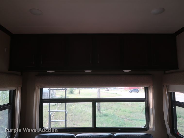 image for item DJ1749 2017 Forest River Palomino Columbus 320RS  camper