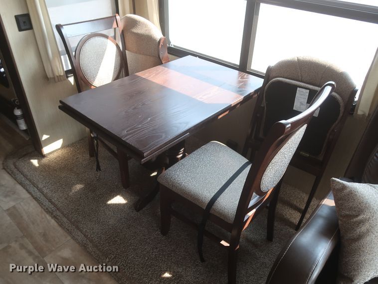 image for item DJ1749 2017 Forest River Palomino Columbus 320RS  camper