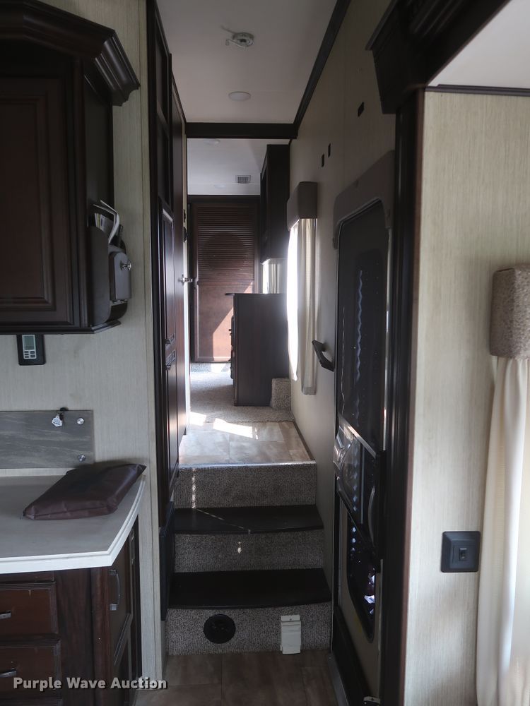 image for item DJ1749 2017 Forest River Palomino Columbus 320RS  camper