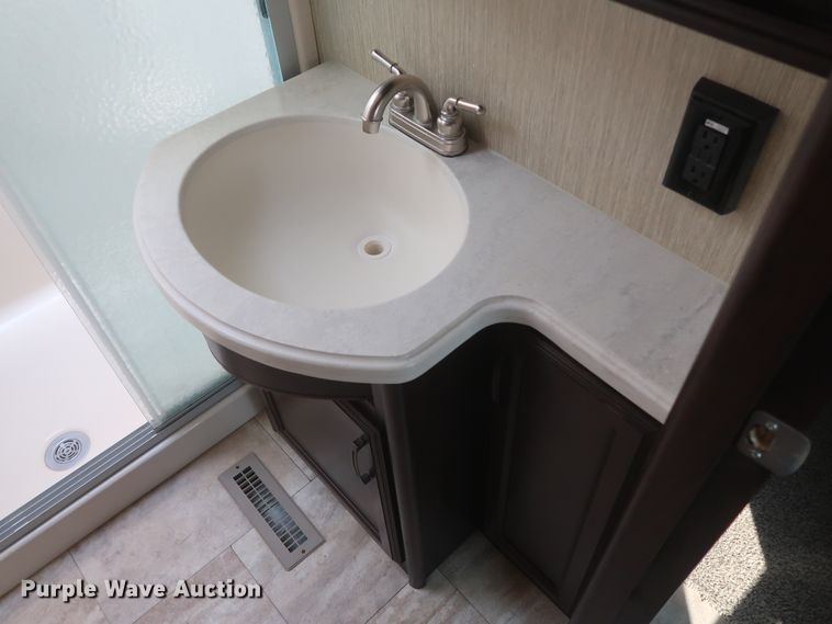 image for item DJ1749 2017 Forest River Palomino Columbus 320RS  camper