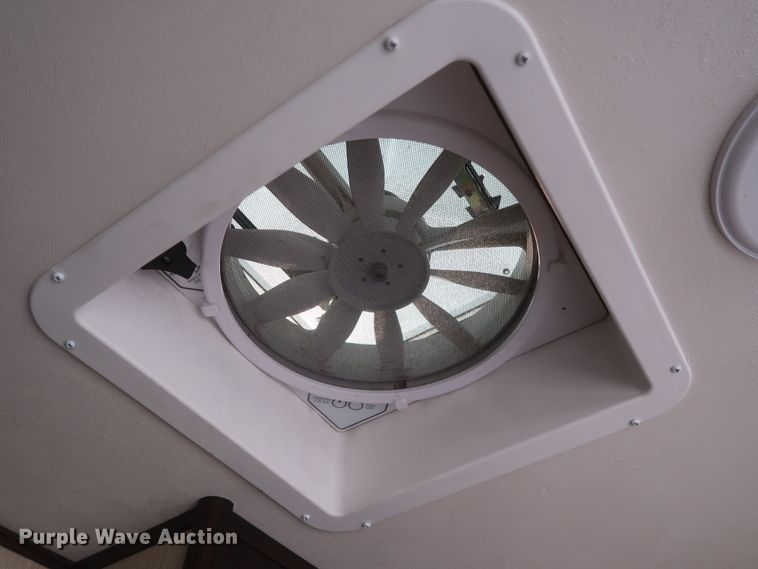 image for item DJ1749 2017 Forest River Palomino Columbus 320RS  camper