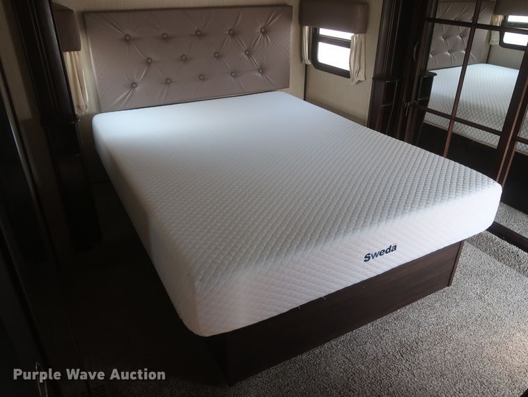 image for item DJ1749 2017 Forest River Palomino Columbus 320RS  camper