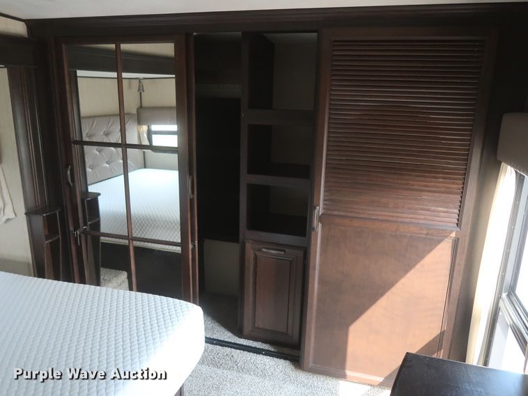 image for item DJ1749 2017 Forest River Palomino Columbus 320RS  camper