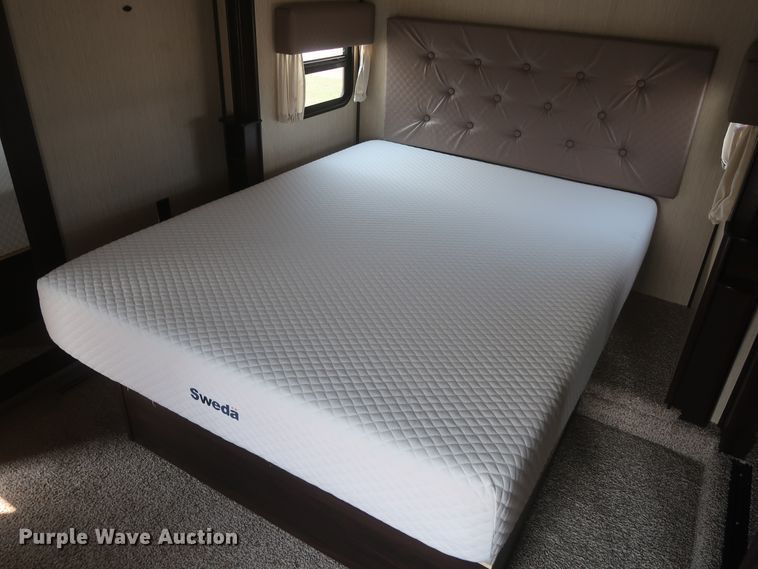 image for item DJ1749 2017 Forest River Palomino Columbus 320RS  camper