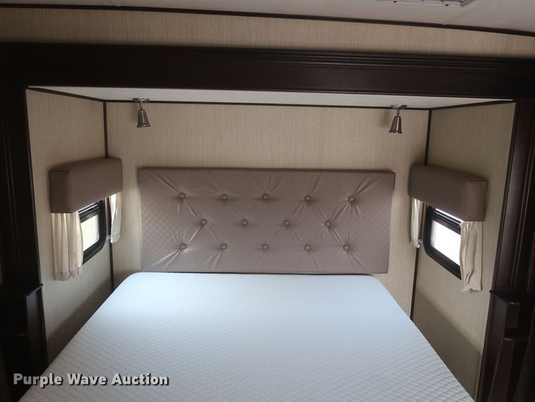 image for item DJ1749 2017 Forest River Palomino Columbus 320RS  camper