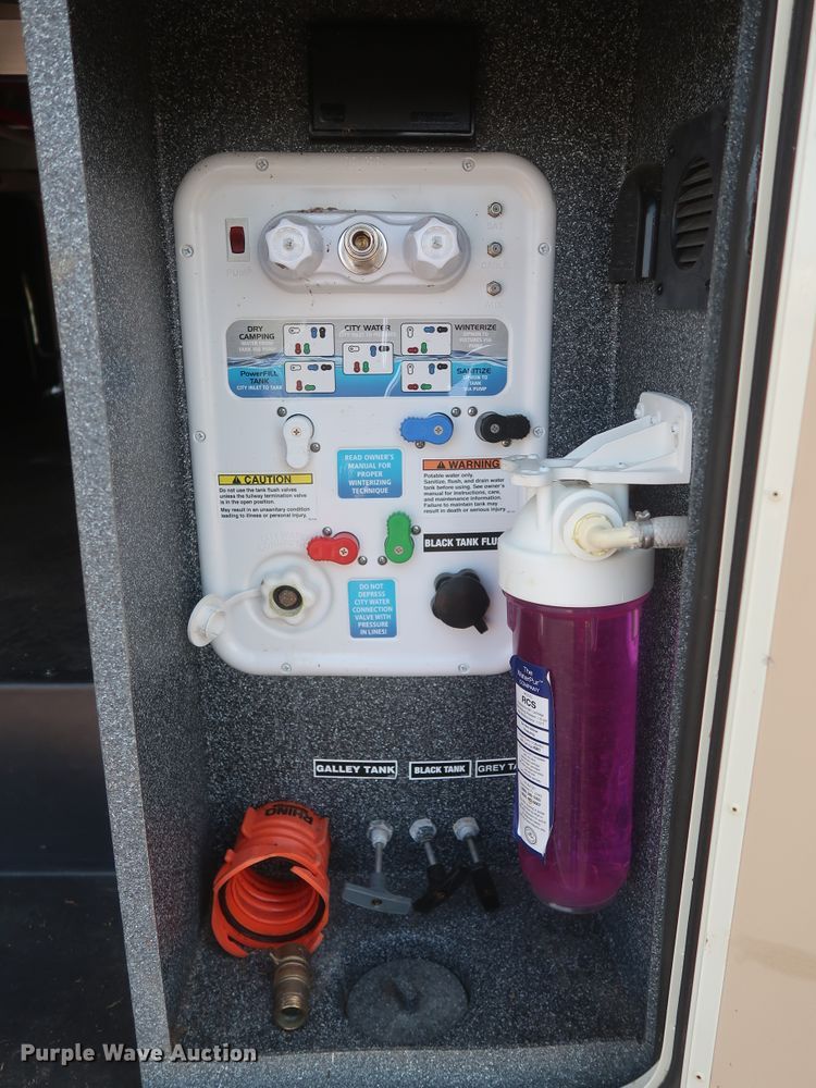 image for item DJ1749 2017 Forest River Palomino Columbus 320RS  camper