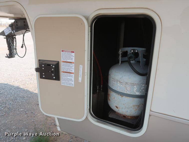 image for item DJ1749 2017 Forest River Palomino Columbus 320RS  camper