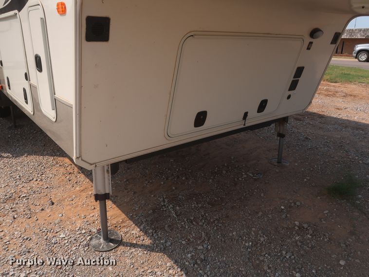 image for item DJ1749 2017 Forest River Palomino Columbus 320RS  camper