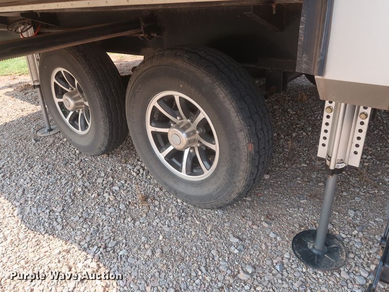 image for item DJ1749 2017 Forest River Palomino Columbus 320RS  camper