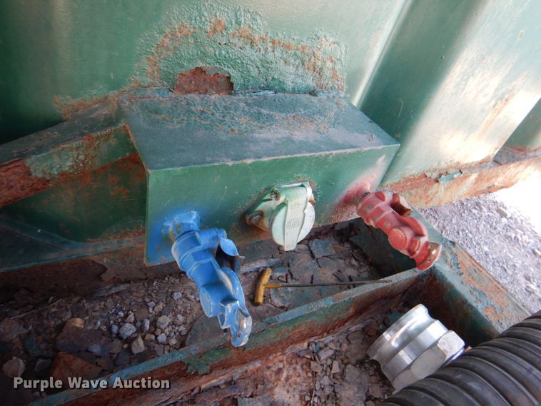 image for item DJ1771 2007 Troxell 500BBL frac tank trailer