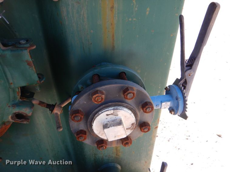 image for item DJ1771 2007 Troxell 500BBL frac tank trailer