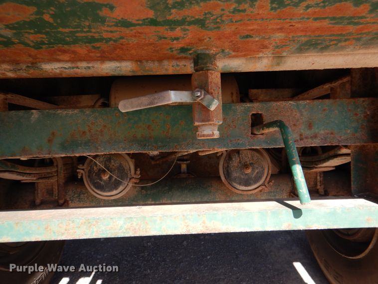 image for item DJ1772 2007 Troxell 500BBL frac tank trailer