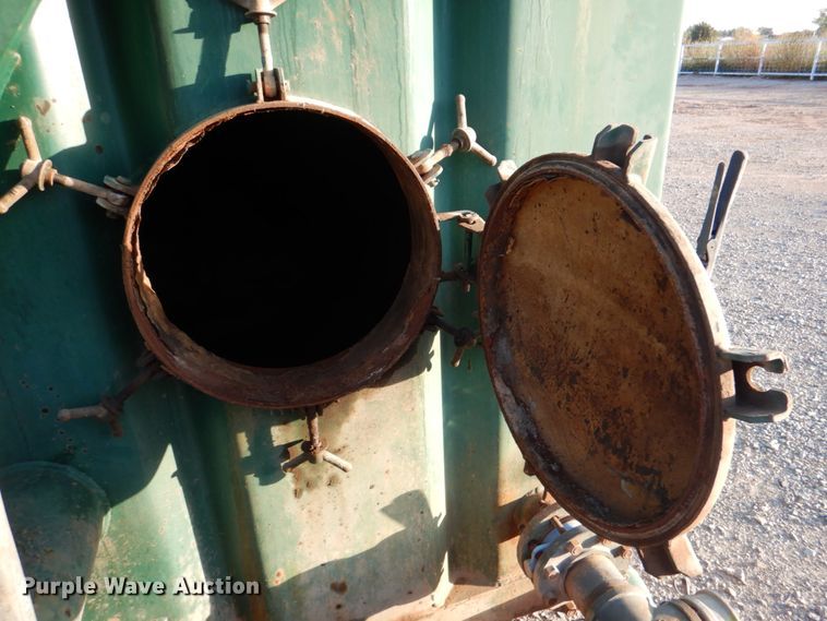 image for item DJ1773 2007 Troxell 500BBL frac tank trailer