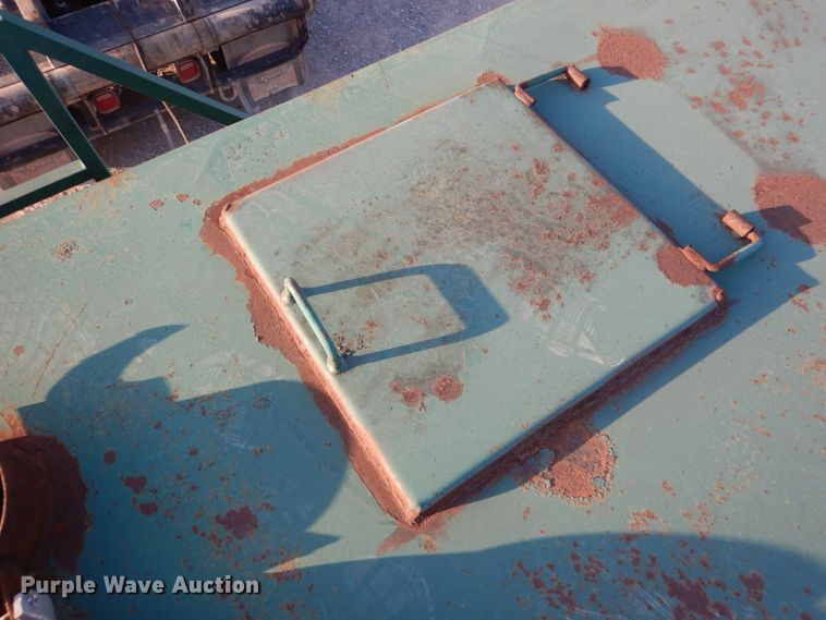 image for item DJ1773 2007 Troxell 500BBL frac tank trailer