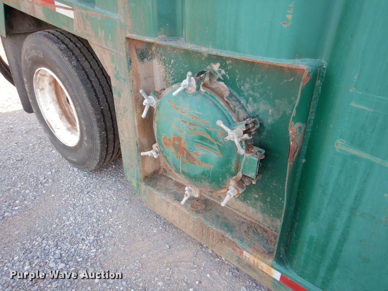 image for item DJ1773 2007 Troxell 500BBL frac tank trailer