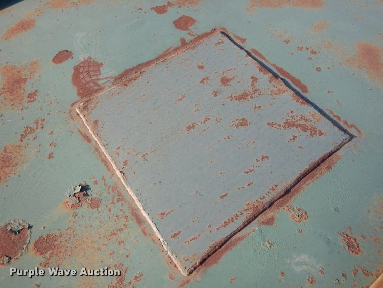 image for item DJ1774 2007 Troxell 500BBL frac tank trailer