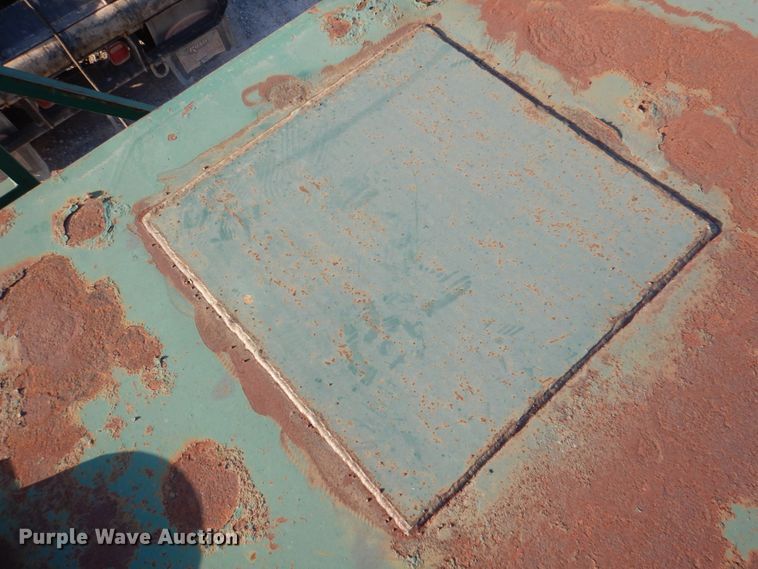 image for item DJ1774 2007 Troxell 500BBL frac tank trailer