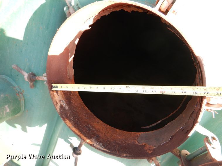 image for item DJ1774 2007 Troxell 500BBL frac tank trailer