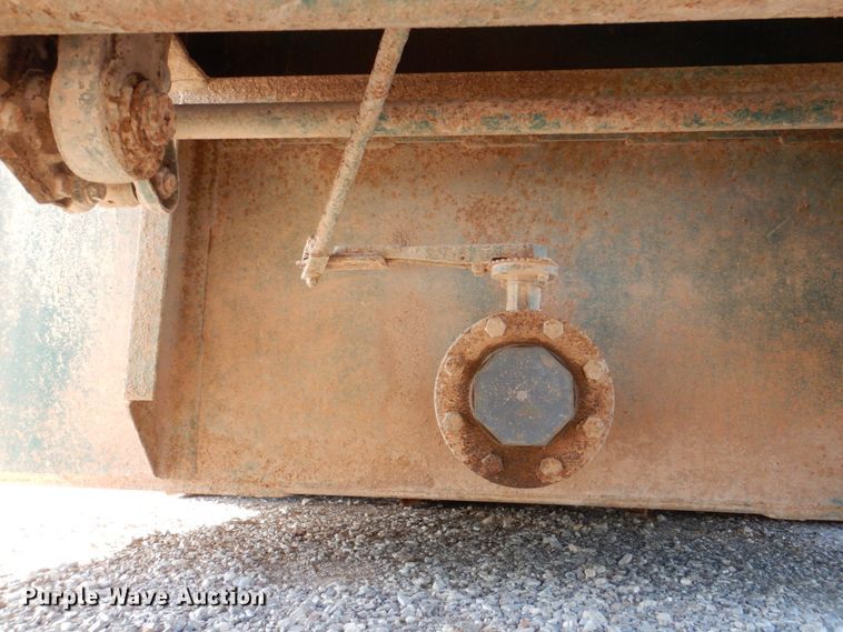 image for item DJ1774 2007 Troxell 500BBL frac tank trailer