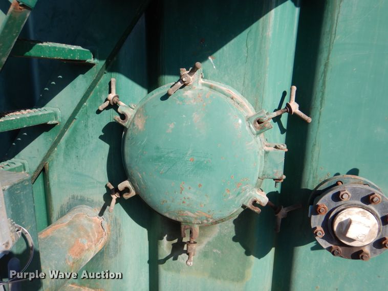 image for item DJ1779 2007 Troxell 500BBL frac tank trailer