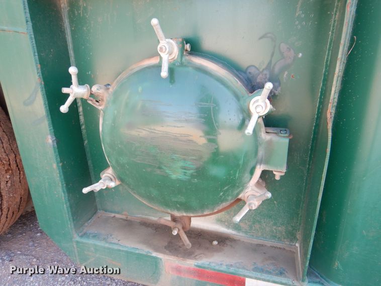image for item DJ1783 2007 Troxell 500BBL frac tank trailer
