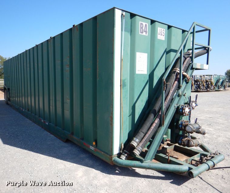 image for item DJ1786 2007 Troxell 500BBL frac tank trailer