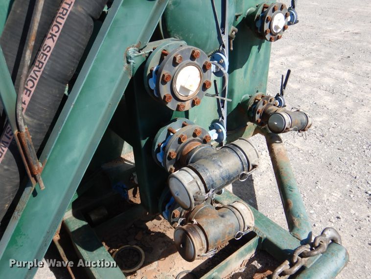 image for item DJ1786 2007 Troxell 500BBL frac tank trailer