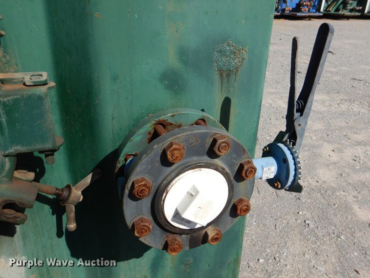 image for item DJ1786 2007 Troxell 500BBL frac tank trailer