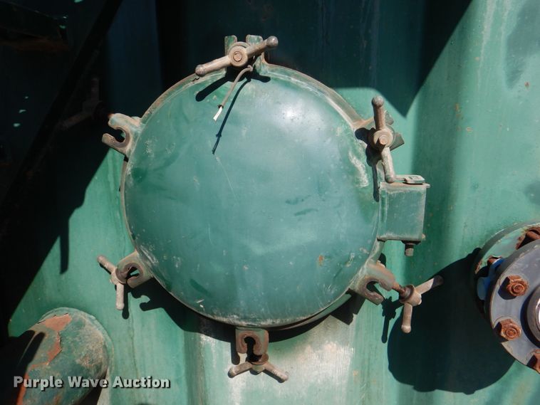 image for item DJ1786 2007 Troxell 500BBL frac tank trailer