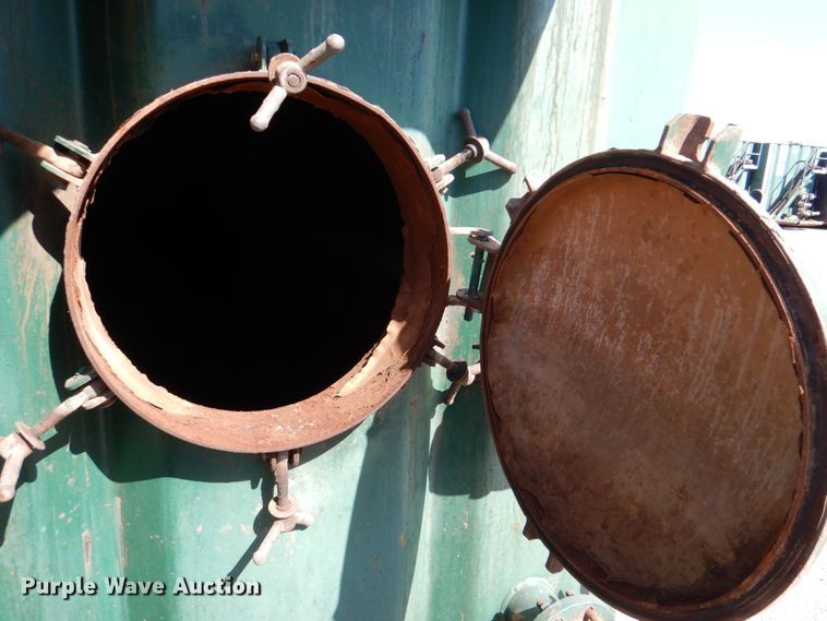 image for item DJ1787 2007 Troxell 500BBL frac tank trailer