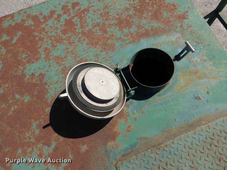 image for item DJ1788 2007 Troxell 500BBL frac tank trailer