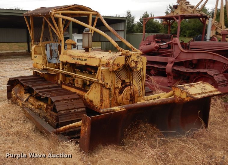 image for item DJ6611 1948 Caterpillar D6  dozer