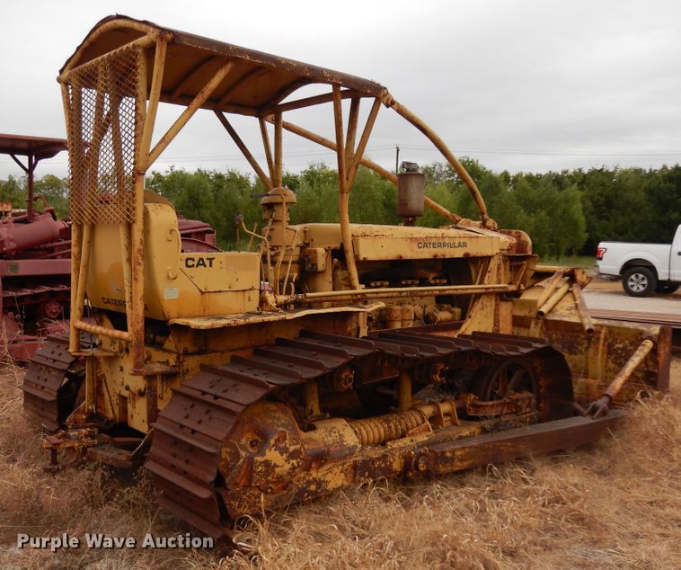 image for item DJ6611 1948 Caterpillar D6  dozer