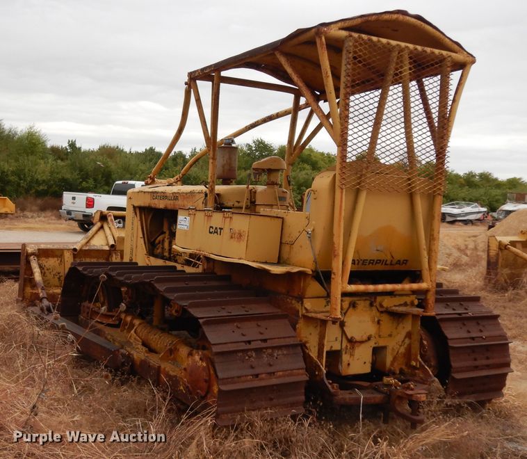 image for item DJ6611 1948 Caterpillar D6  dozer