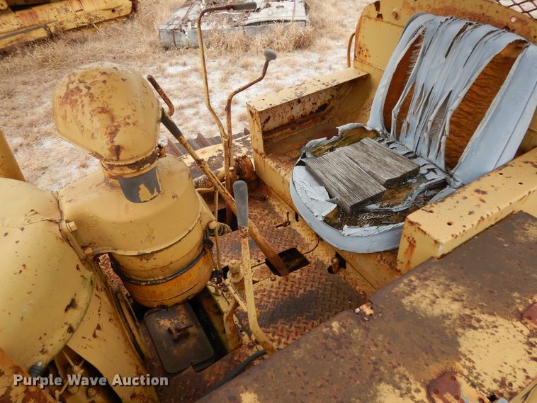 image for item DJ6611 1948 Caterpillar D6  dozer