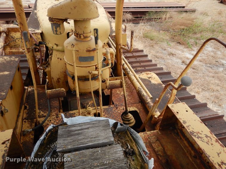 image for item DJ6611 1948 Caterpillar D6  dozer