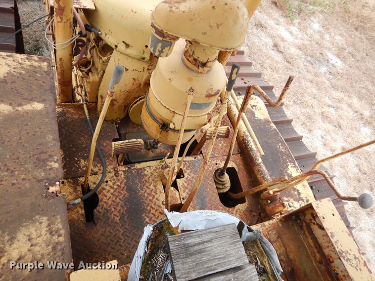 image for item DJ6611 1948 Caterpillar D6  dozer