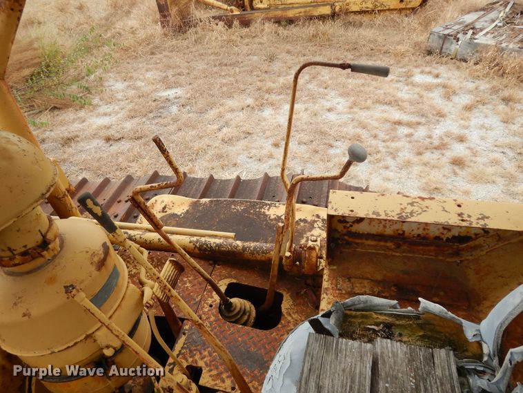 image for item DJ6611 1948 Caterpillar D6  dozer